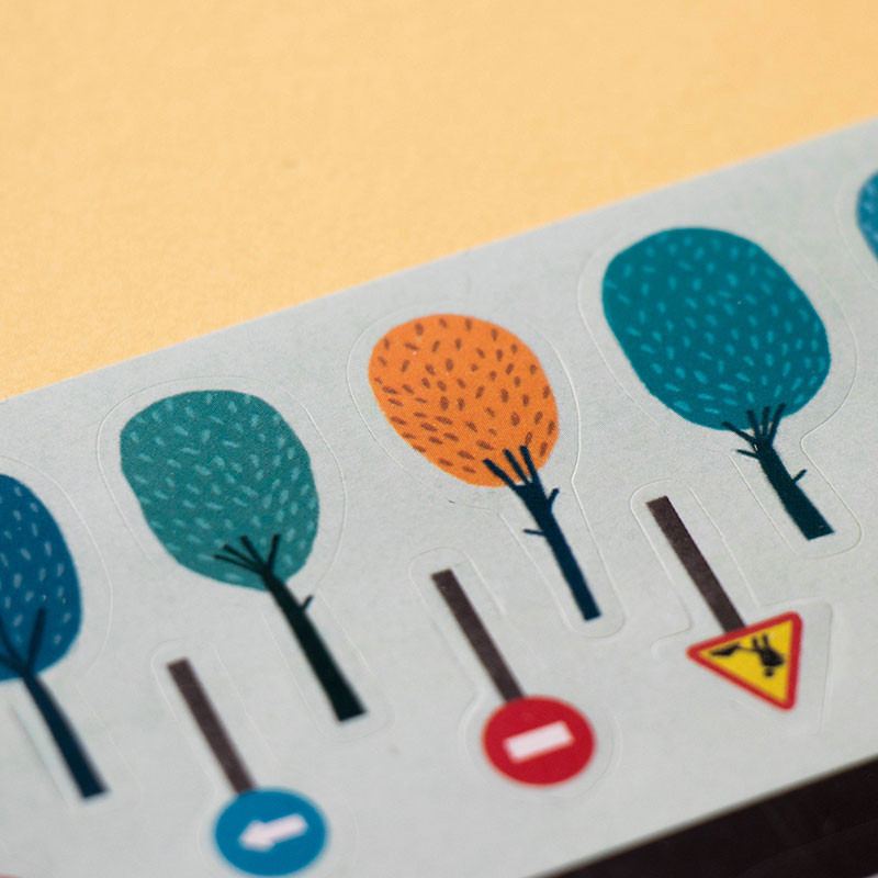 Actividad creativa con pegatinas